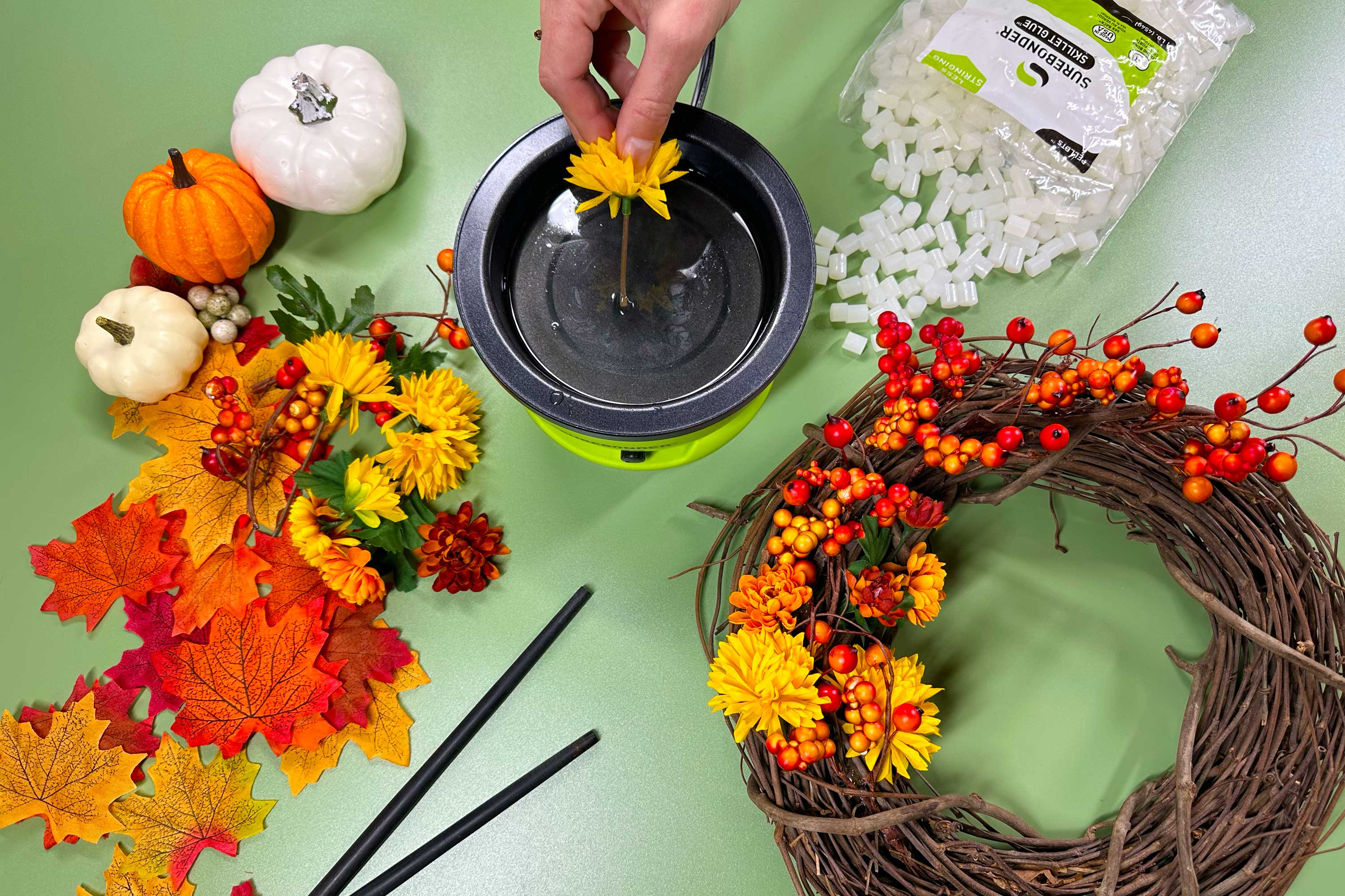 How to Use an Electric Skillet Glue Pan for Wreath Making