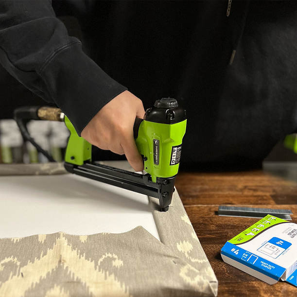 Pneumatic Heavy Duty T50 Type Narrow Crown Stapler | 9600B