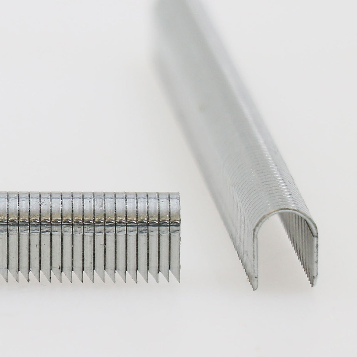 #7 Heavy Duty 3/8" Wire Tacker Staples - 1000 ct. - Surebonder