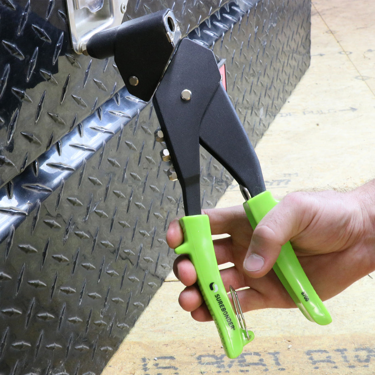 Heavy Duty Swivel Head Rivet Tool (8700) - Surebonder