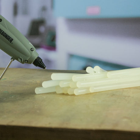 925R15P High Performance 1 Minute Open Time Acrylic Hot Melt Glue Sticks - 7/16" x 15" | 25 Lb Box