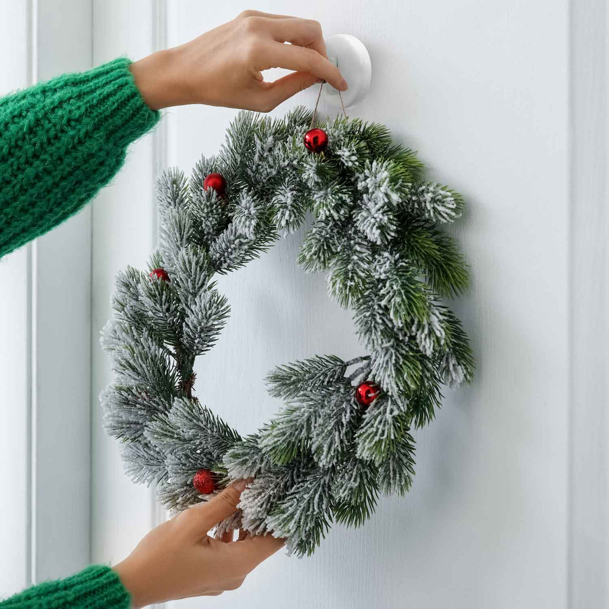 F-901 Magnetic Wreath Hanger - 2-1/2" Diameter - Holds up to 8 lbs. - Surebonder
